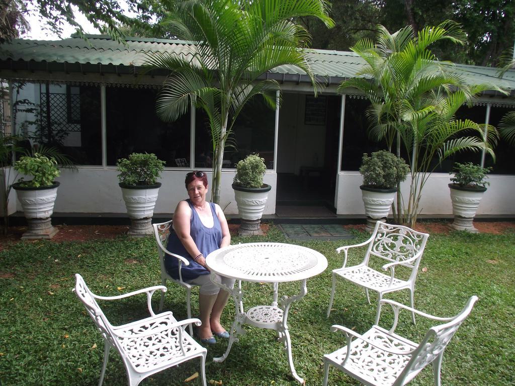 Levi'S Tourist - Anuradhapura Hotel Exterior photo