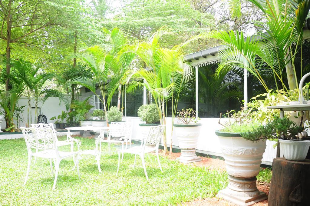 Levi'S Tourist - Anuradhapura Hotel Exterior photo