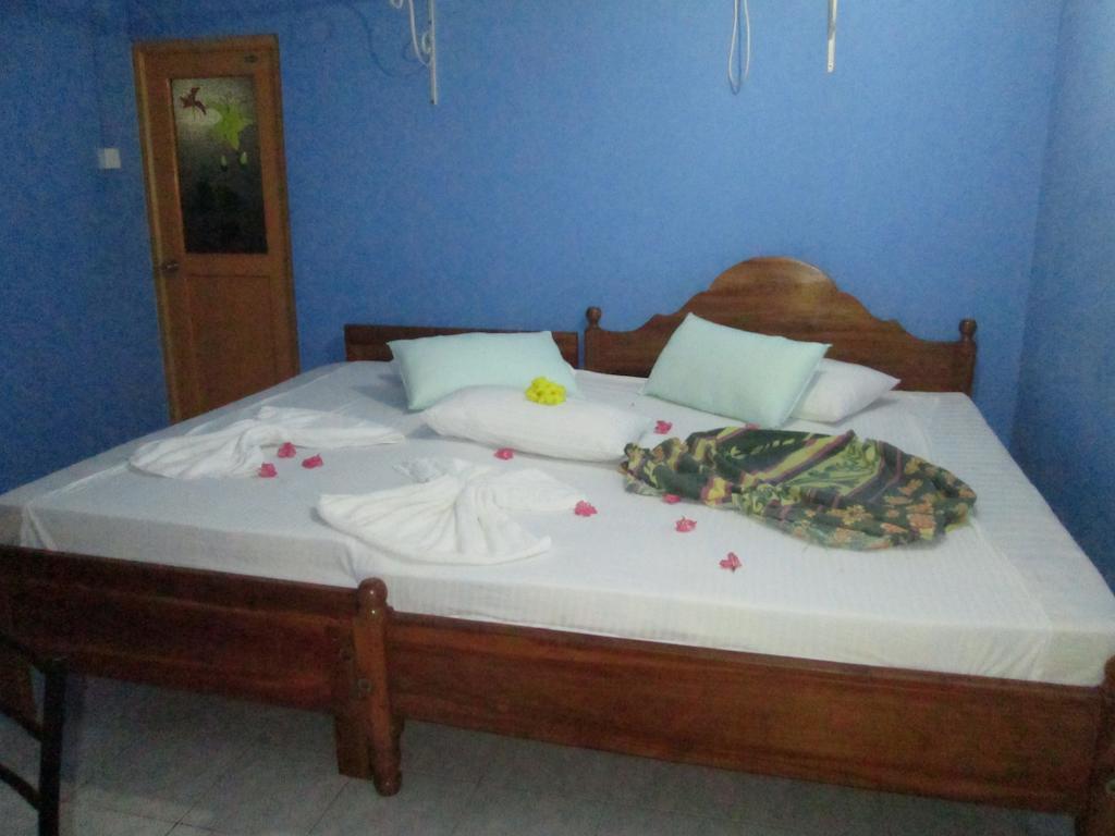 Levi'S Tourist - Anuradhapura Hotel Exterior photo