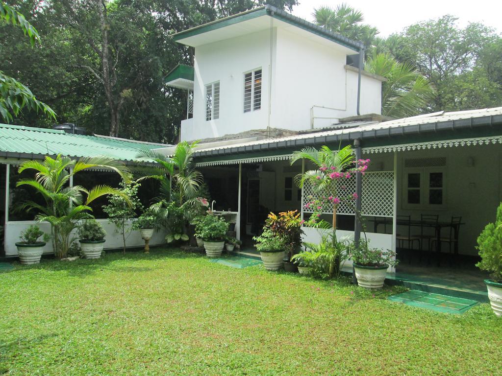 Levi'S Tourist - Anuradhapura Hotel Exterior photo